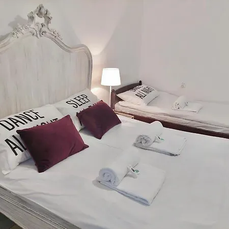 Pod Roza Economy B&B