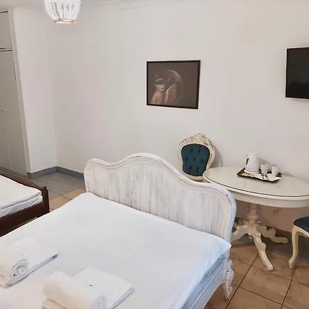 Pod Różą Economy Alojamento de Acomodação e Pequeno-almoço 3*