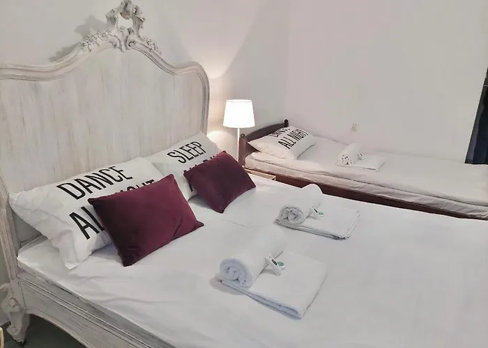 Pod Różą Economy Nocleg ze śniadaniem